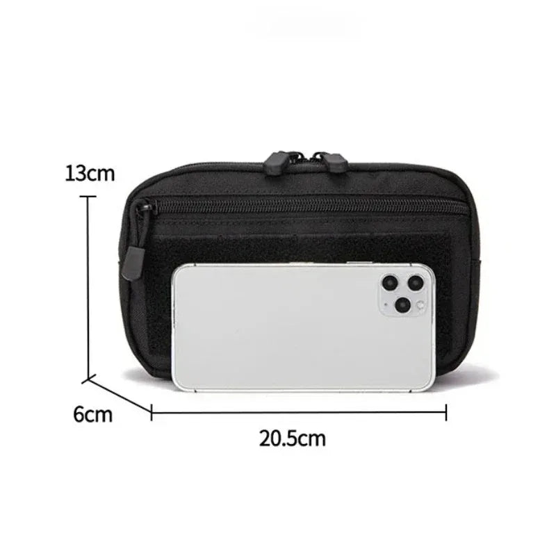 sacoche compacte et pratique concue pour trasporter et orgager facilement les petits objets du quotidien ....