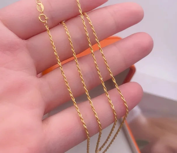 : Collier Choker Chaîne Dorée & Pompons Orange — Style Bohème Chic