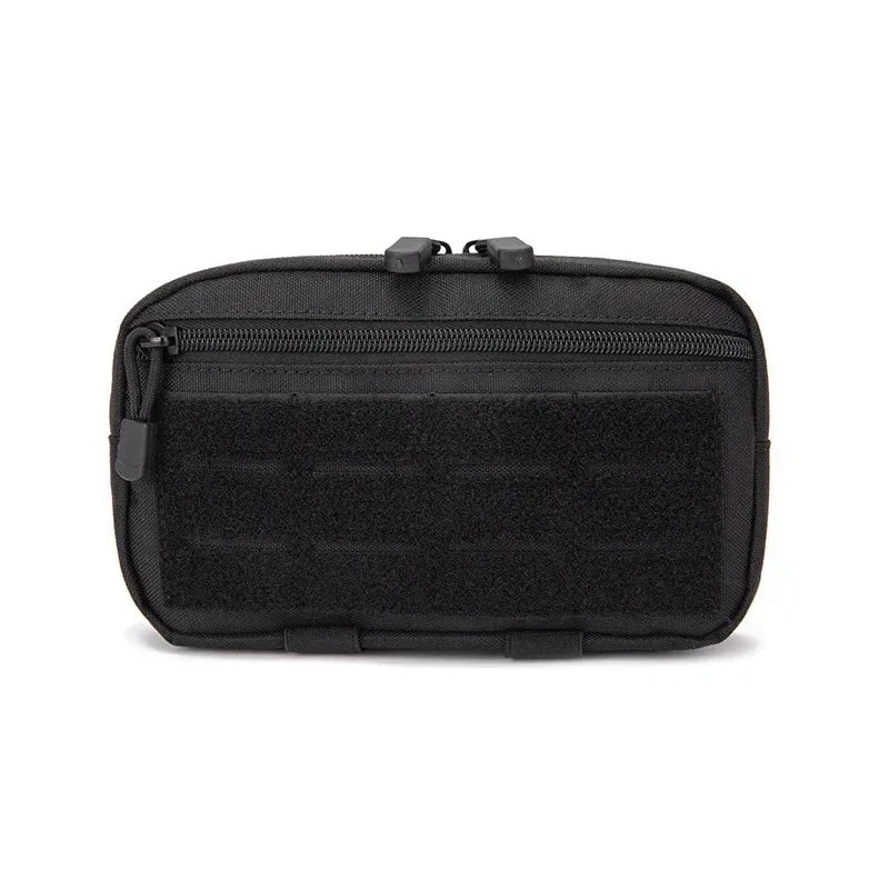 sacoche compacte et pratique concue pour trasporter et orgager facilement les petits objets du quotidien ....