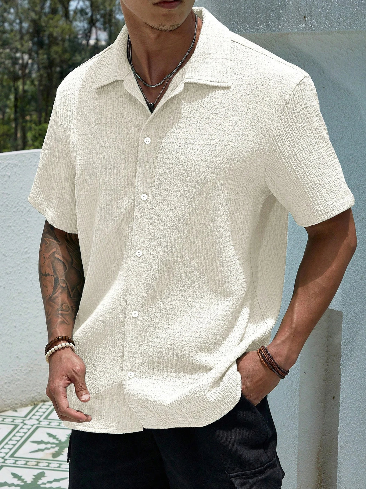 Men's Casual Shirts, Short-Sleeved Men's Shirts, Summer Clothes, Pleated Fabrics, Light and Breathable, Suitable for Queuing for